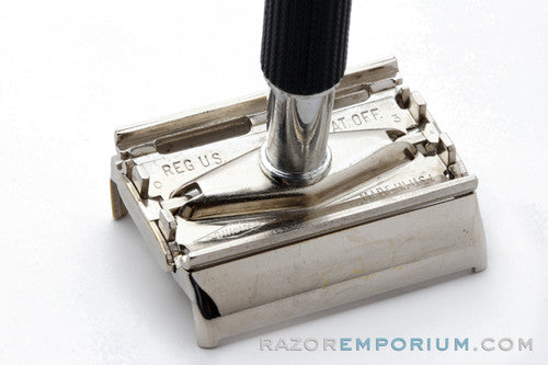 1969 Gillette Black Handle Super Speed Safety Razor O3