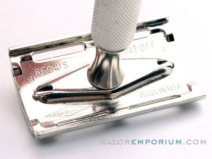 1962 H2 Gillette Travel Tech Double Edge Safety Razor
