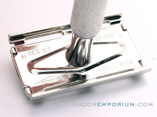 1967 M4 Gillette Travel Tech Double Edge Safety Razor