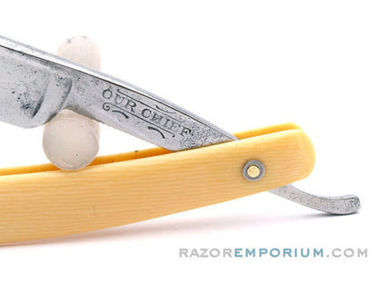 9/16'' W.H. Sample & Sons "Our Chief" Capitol Straight Razor | Albany, New York