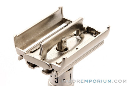 1969 Gillette Super Adjustable 109 Double Edge TTO Safety Razor O2