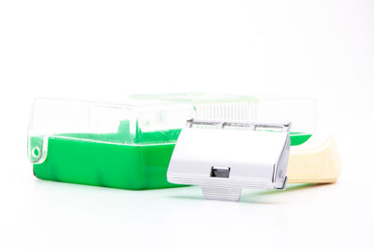 1950's Vintage GEM Featherweight Single Edge Razor in Green Case