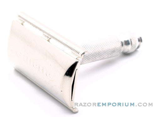 1967 M4 Gillette Travel Tech Double Edge Safety Razor