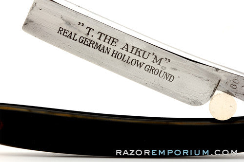5/8" T. The Aiku'M No. 60 Straight Razor w/ Case | Tokyo