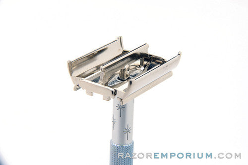 1963 I1 Gillette Blue Star Lady Gillette DE Safety Razor w/ Case & Blade Bank