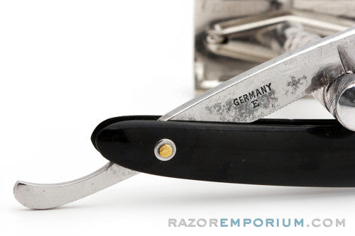 9/16" 421 Barbers Pet Straight Razor by Simmons Hardware | Germany