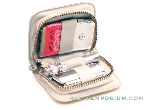 1967 M4 Gillette Travel Tech Double Edge Safety Razor w/ Case & Blades