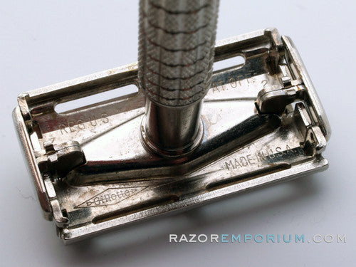 1954 Z2 Gillette Flare Tip Super Speed Safety Razor Set w/ Case & Bladebank