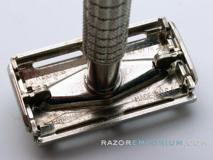 1954 Z2 Gillette Flare Tip Super Speed Safety Razor Set w/ Case & Bladebank