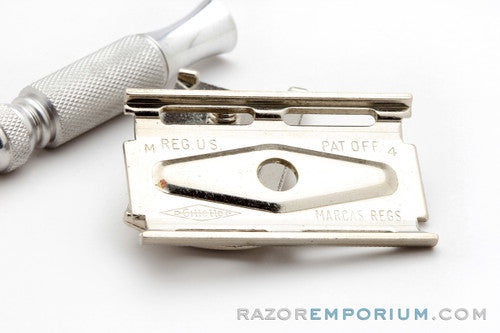 1967 Gillette Travel Tech Double Edge Safety Razor M4