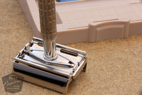 Gillette 1957 Regular / Flair Tip DE Super Speed in Tan Case - C4