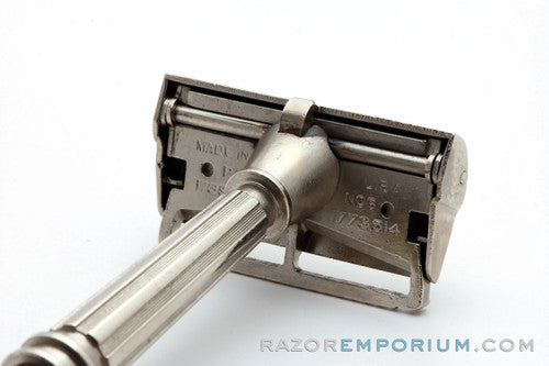 1930s Gem Micromatic TTO Single Edge Single Edge Clog Pruf  Safety Razor