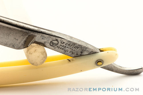 5/8" The Grelot 68 5/8 Hospital Medaille D'or Straight Razor | France