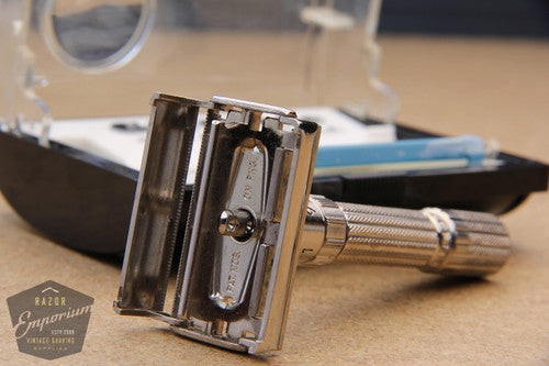 Gillette 1960 Fatboy / $1.95 Adjustable DE Safety Razor in Case - Mint