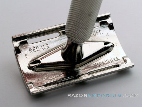 1959 E2 Gillette Ball End Tech DE Safety Razor - Etched Logo