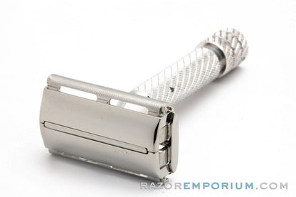 1953 Gillette British Aristocrat No. 66 Safety Razor in Case