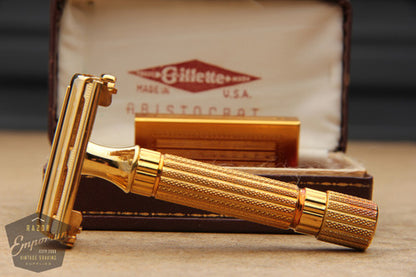 Gillette 1946 Aristocrat Non-Notched w/ Leather Case and Original Blade Bank