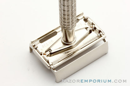 1959 E2 Regular Super Speed Flair Tip DE Safety Razor Set Nickel w/ White Case & Blade Bank & Instructions