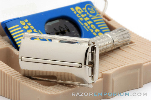 1956 Gillette Regular Flair Tip DE Super Speed in Tan Case - B1