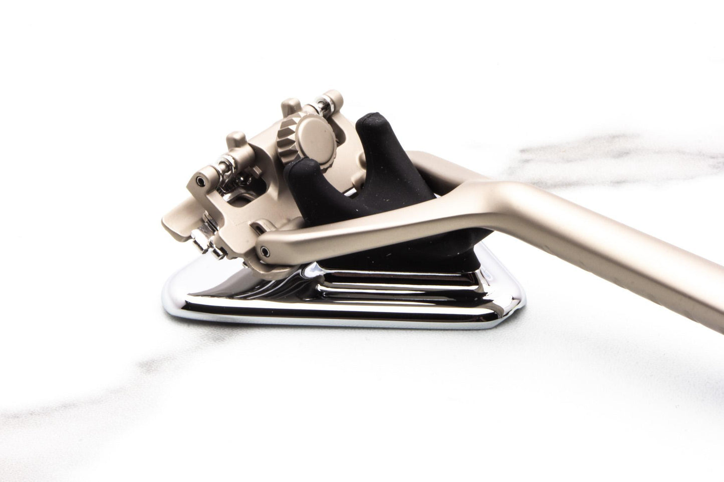 Leaf | Wall Mounted Razor Holder - Chrome