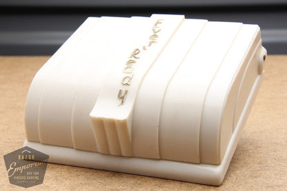 Ever-Ready 1912 British Made Single Edge Safety Razor & Stropper in Cream Bakelite Snap Case