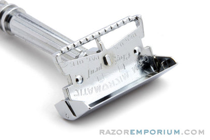 1930's GEM Micromatic "Clog Proof" Razor Single Edge TTO in Case