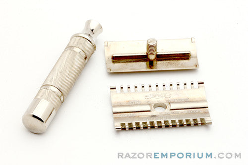 1930's Gillette NEW Deluxe Norfolk Tuckaway DE Safety Razor Set w/ Blade Bank & Original Box
