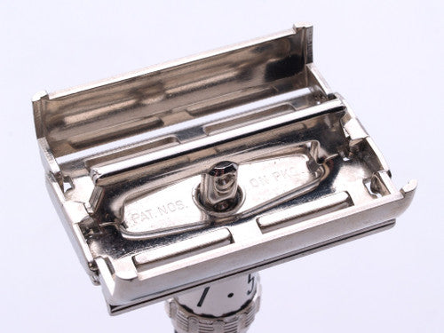 1969 O1 Gillette Super Adjustable 89 Adjustable Safety Razor Set w/ Case & Bladebank