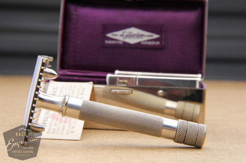 Gillette 1908 Single Ring Old Type Set in Metal Case w/ Blade Banks MINT