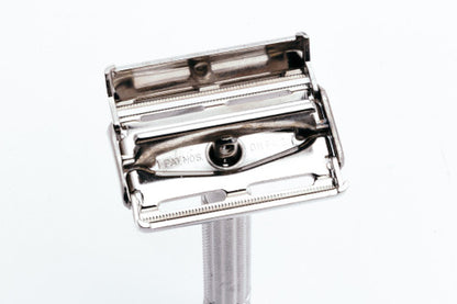 1958 Gillette TV Super Speed DE Safety Razor w/ Red Case - D2