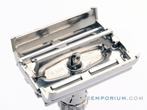 1972 S2 Gillette Super Adjustable 109 Safety Razor Set w/ Case & Blade Bank