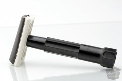 1940's Mulcuto Schrag-Schnitt Slant Razor with Original Packaging