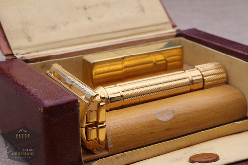 Gillette 1940's Regent Tech / Aristocrat w/ Case and Original Blade Bank