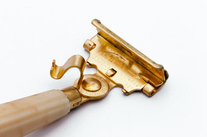 1950s Schick Injector Butterscotch Bakelite Handle