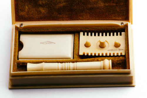 1920's Tuskeloid Open Comb Double Edge Safety Razor