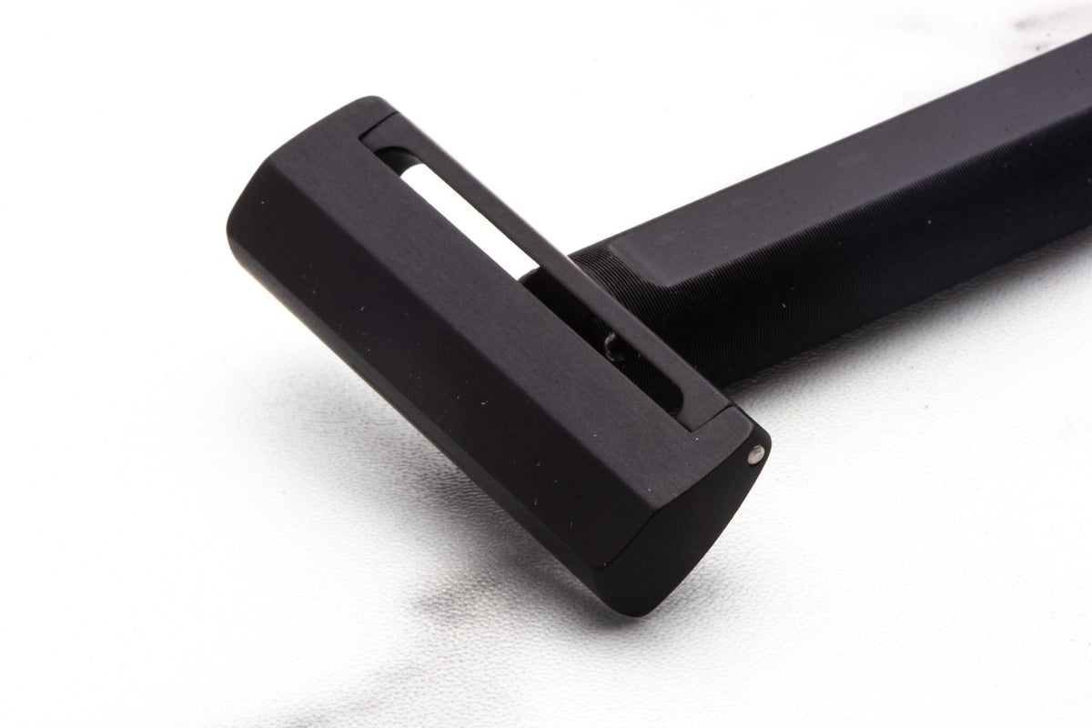 NATU | Black Pivoting Head Single Edge Safety Razor