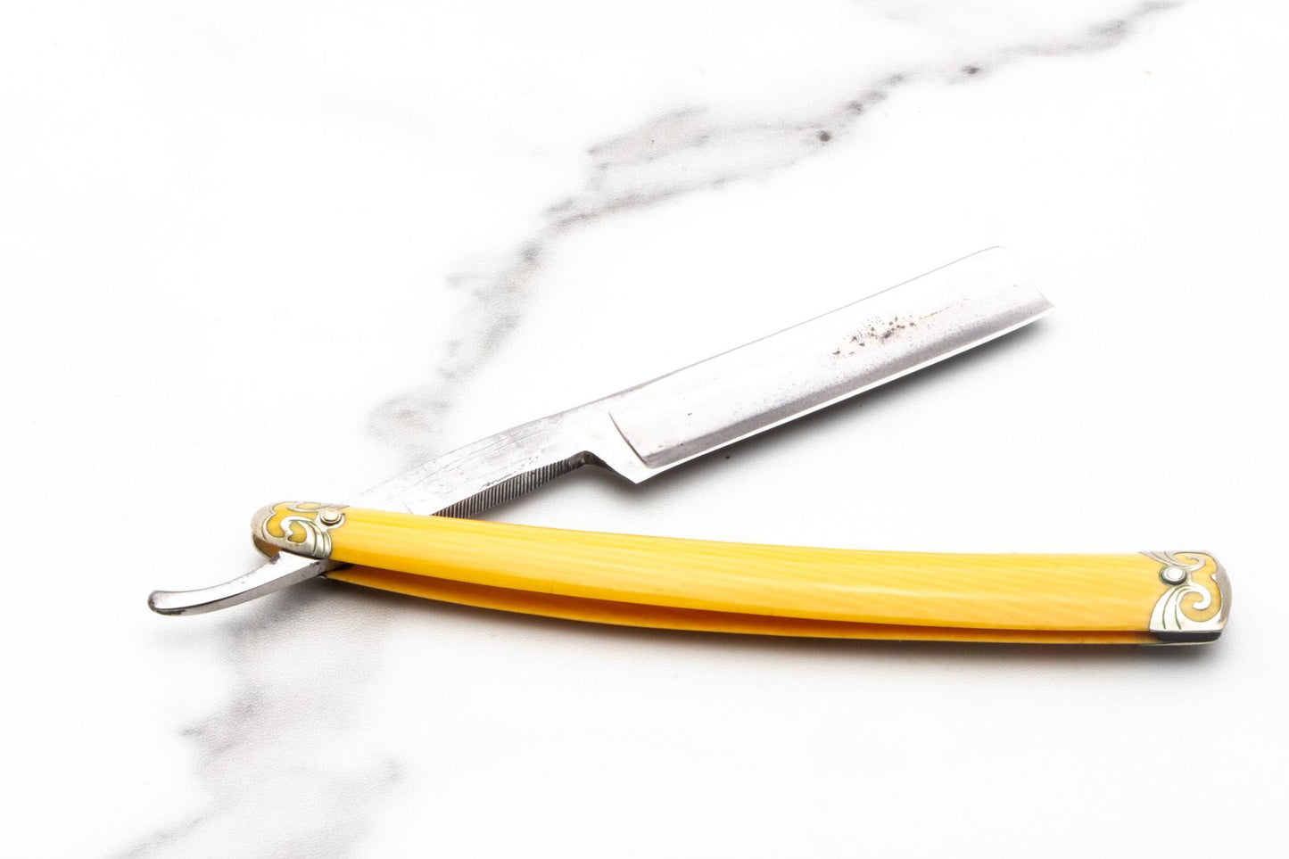 5/8" Feinster Siberstahl Bulldog Classics on Clearance Straight Razor
