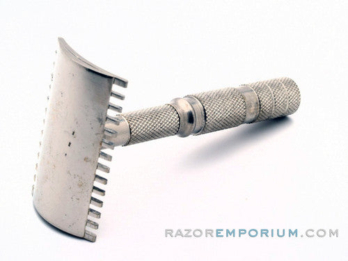 Travel Tech Safety Razor w/ Metal Case