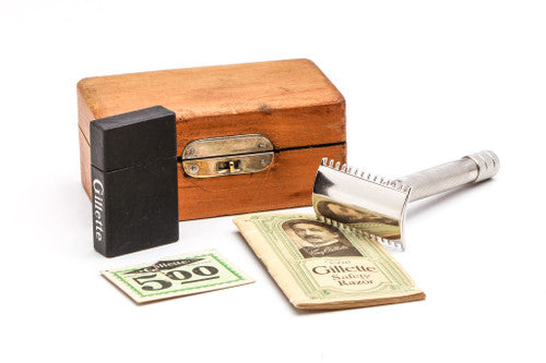 1907 Gillette Single Ring Double Edge Safety Razor Set in Case With Blade Bank and Advertisment