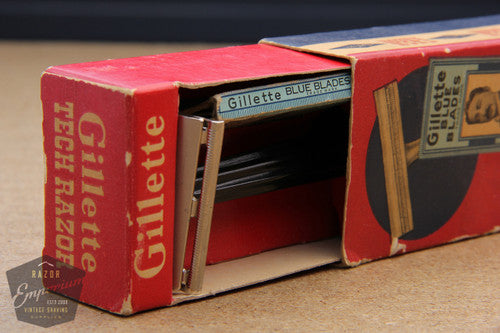 Gillette 1951 Ball End Tech Razor in Red Box - Excellent W4