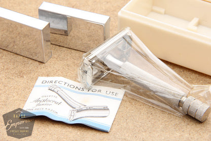 Gillette 1940's British Aristocrat Junior Safety Razor in Box  - Mint