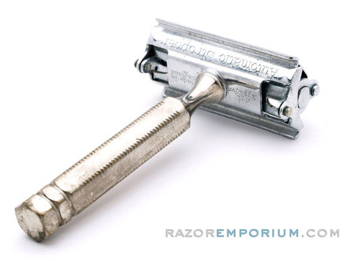 1930's Ever-Ready 1912 British Made Single Edge Safety Razor & Stropper in Cream Bakelite Snap Case