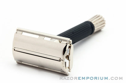 1972 Gillette Black Handle Super Speed Safety Razor S2
