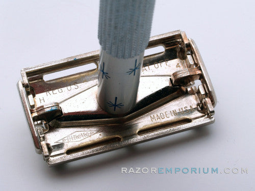 1962  H4 Gillette Blue Star Lady Gillette Set w/ Case & Blade Bank