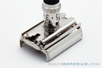 1971 R3 Gillette Super Adjustable 109 Adjustable DE Safety Razor