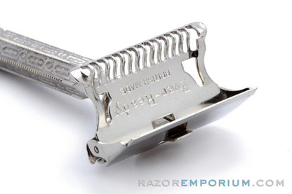 1930s Ever-Ready 1912 Style Chain Single Edge Razor with Mahoganite Box