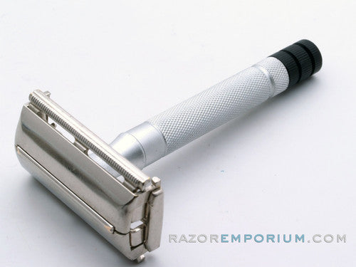 1951  W4 Gillette Black Tip DE Super Speed Safety Razor