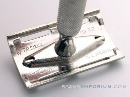 1951 W4 Gillette '1932' Ball End Tech Safety Razor | Made in Canada