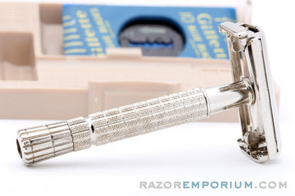 1956 B2 Gillette Regular Flare Tip Super Speed Safety Razor w/ Case & Blades