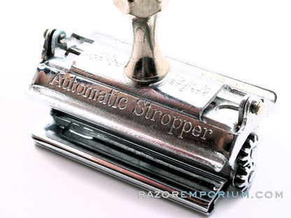 1930's Ever-Ready 1912 British Made Single Edge Safety Razor & Stropper in Cream Bakelite Snap Case
